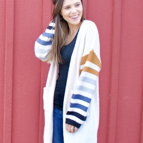 Cardigan with striped sleeves - Picture 2 of 3